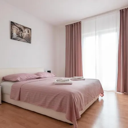 Sea View Family With Large Terrace & Free Parking Apartamento Supetar