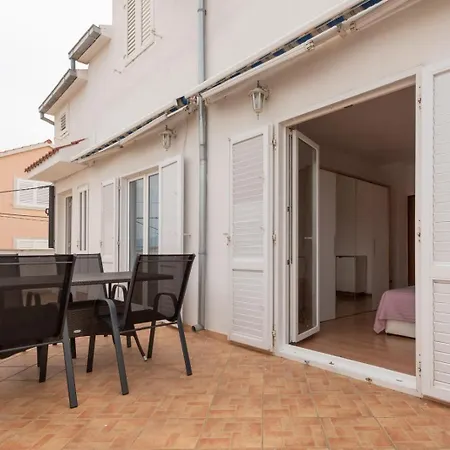Sea View Family With Large Terrace & Free Parking Supetar