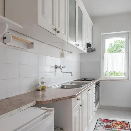 Sea View Family With Large Terrace & Free Parking