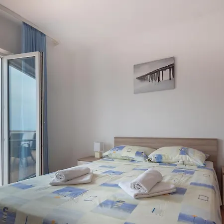 Sea View Family With Large Terrace & Free Parking * Supetar